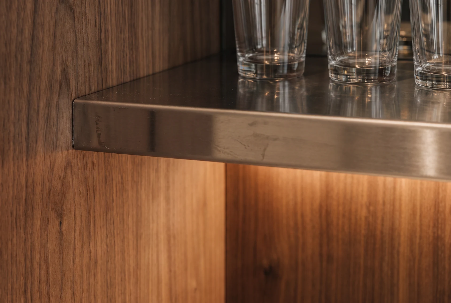 Backbar — lighting, glass and metal